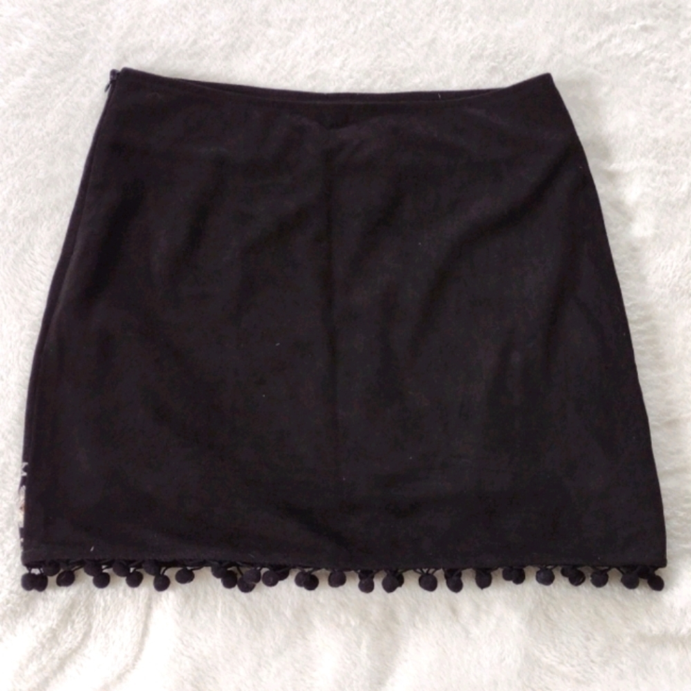 *Host Pick* Umgee floral mini skirt with pom poms - Picture 2 of 4